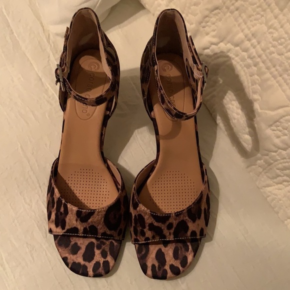 21 Corso Como Dakota Leopard Print Satin Ankle Strap Pumps - Picture 7 of 13